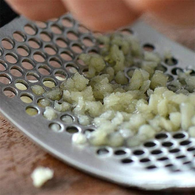 Garlic Press Rocker, Very Durable, has a Curved, Comfortable Handle Design That can be Easily Squeezed Even for People with Weak Grip or Small Hands