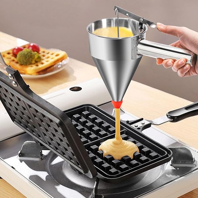 WRINGKIT Stainless Steel Pancake Batter Dispenser, 20 Oz Funnel Cake Dispenser Maker with Stand Squeeze Handle, Multi-Caliber Panckae Pourer for Cupcakes, Donut, Waffle or Baked Goods