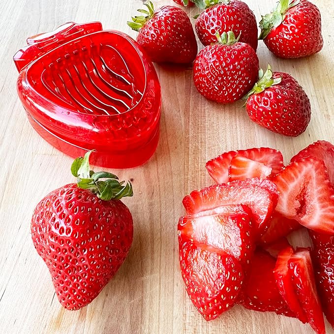 R&M Strawberry Shaped Fruit Slicing Tool with Stainless Steel Blades