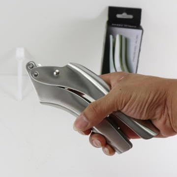 Premium Garlic Press Stainless Steel – Heavy Duty Crusher, Easy Clean, Dishwasher Safe, Includes Brush