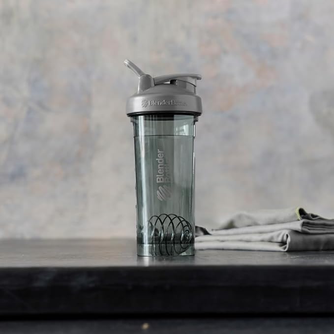 BlenderBottle Shaker Bottle Pro Series Perfect for Protein Shakes and Pre Workout, 24-Ounce, Smoke Grey
