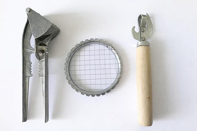 3-Piece Manual Kitchen Tool Set – Metal Garlic Press, Vegetable Dicer Grid & Can/Bottle Opener with Wooden Handle – Retro Style Durable Hand Tools for Camping, Home Cooking & Emergency Use