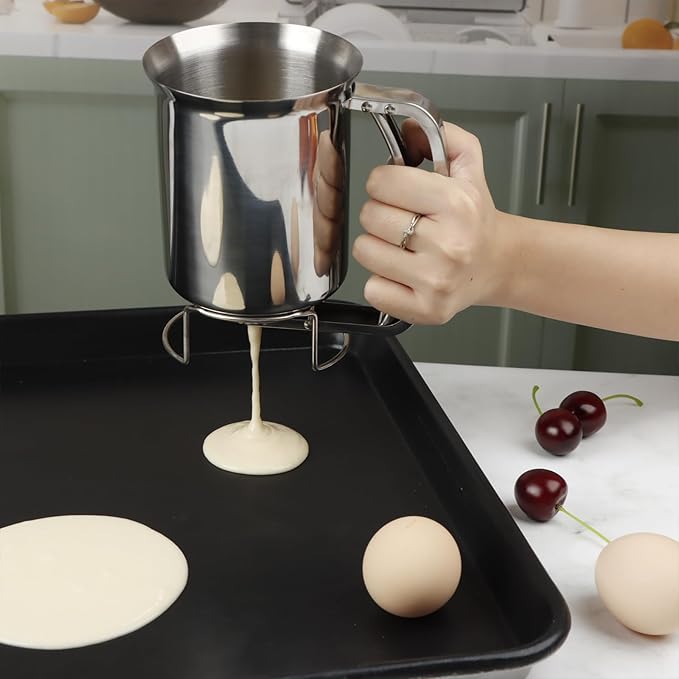 KAYCROWN 800ml Stainless Steel Pancake Batter Dispenser, Handheld Pancake Mix Dispenser, Cupcake Batter Dispenser for Baking Cake Cupcakes Crepes Waffles Pancake Kitchen Tool, Easy to Clean