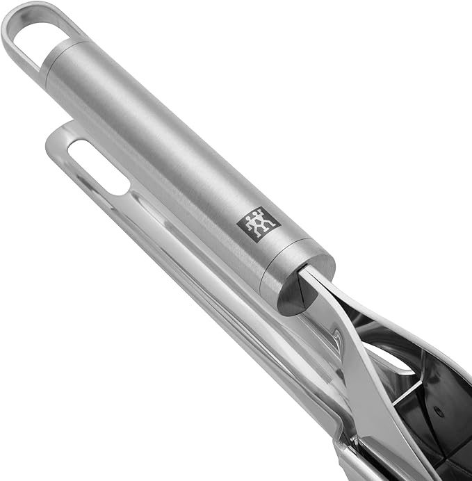 ZWILLING Pro Garlic Press