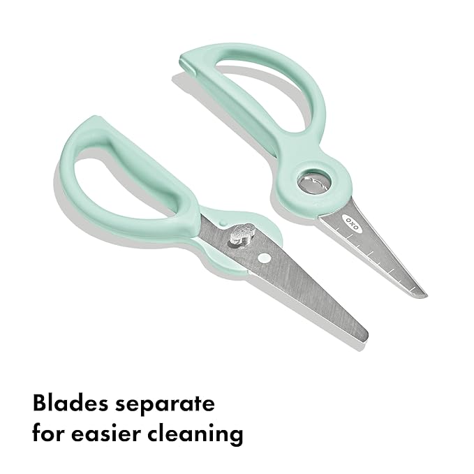 OXO Tot On-the-Go Food Scissors with Case, Baby Fruit and Vegetable Slicer