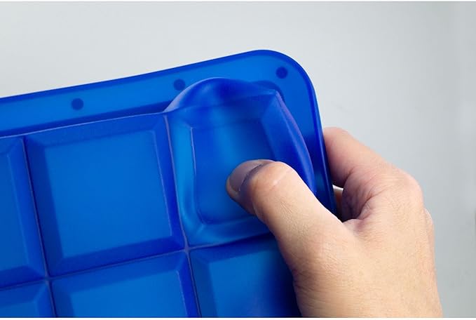 Lurch 240765 Ice Former Arctic Cube 5 cm Blue Ice Cube Tray for 12 Ice Cubes with Transparent Lid Blue