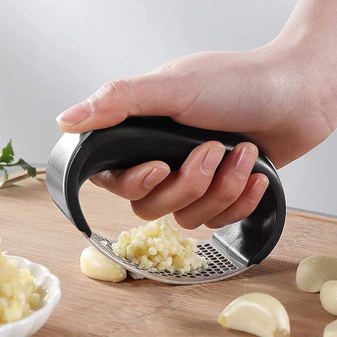 Garlic Press Rocker, Stainless Steel Garlic Mincer Crusher Professional Kitchen Gadgets Garlic Chopper with Ergonomic Handle, Silicone Garlic Peeler