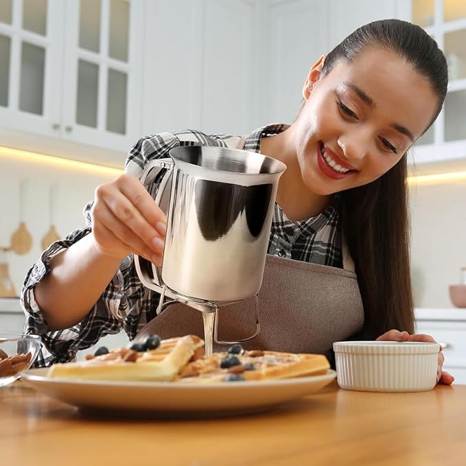 1000ml Stainless Steel Pancake Batter Dispenser, Handheld Pancake Batter Pourer with Spout Squeeze Handle for Cupcakes Belgian Waffles Crepes Muffin Baking