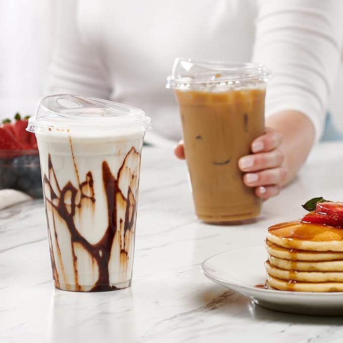 GUSTO Clear Plastic Cups with Lids [20 oz - 100 Count] - Disposable Iced Coffee Drink Cups with Strawless Sip Lids for Smoothies, Juices, and More - (Formerly Comfy Package)