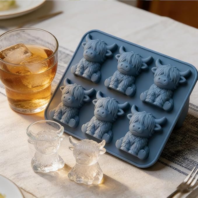 Mini Highland Cow Ice Cube Mold, Highland Cow Ice Cube Tray, 3D Cute Cattle Silicone Ice Cube Trays for Whiskey Cocktails Beer Coffee & Drinks Party, Reusable Animal Ice Cube Tray (6-Cavity)