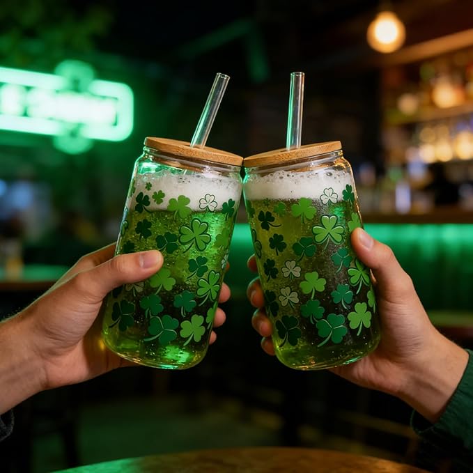 Mason Life Irish Shamrocks Glass Tumbler, 18 OZ Cute Glass Cup with Lid and Straw, St Patricks Day Drinking Cup with Keychain, Lucky Clover Beer Can Glass, Irish Gift for Women Girls