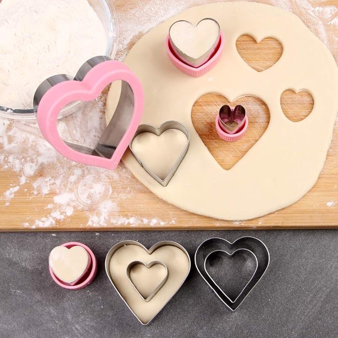 BakingWorld Heart Cookie Cutter Set,9 Piece Heart Shapes Stainless Steel Cookie Cutters Mold for Cakes Biscuits and Sandwiches,0.98"/1.45"/1.57"/1.96"/2.04"/2.32"/2.75"/3.18"/3.74" Assorted Sizes