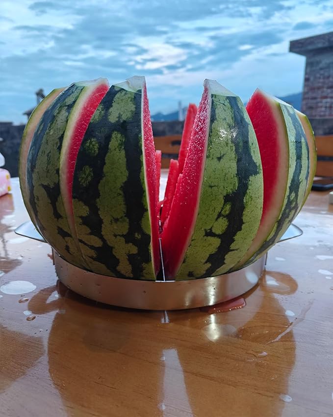 Heavy Duty Watermelon Slicer Full Body Stainless Steel Fruit Cutter Kitchen Utensils Gadget diameter 9.8 in ，Can Cut A Watermelon Into 12 Slices