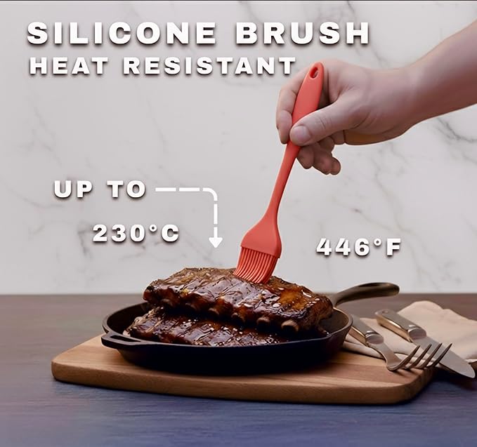 Oil Dipenser Bottle with Silicone Bottom And Silicone Brush, 2 in 1 Olive Oil Sprayer and Dispenser, Oil Spray Bottle 470ML/ 17OZ for Cooking, Kitchen, BBQ, Air Fryer, Salad, Baking