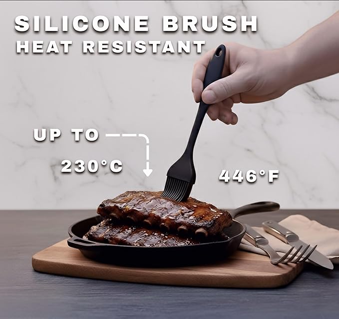 Oil Dipenser Bottle with Silicone Bottom And Silicone Brush, 2 in 1 Olive Oil Sprayer and Dispenser, Oil Spray Bottle 470ML/ 17OZ for Cooking, Kitchen, BBQ, Air Fryer, Salad, Baking