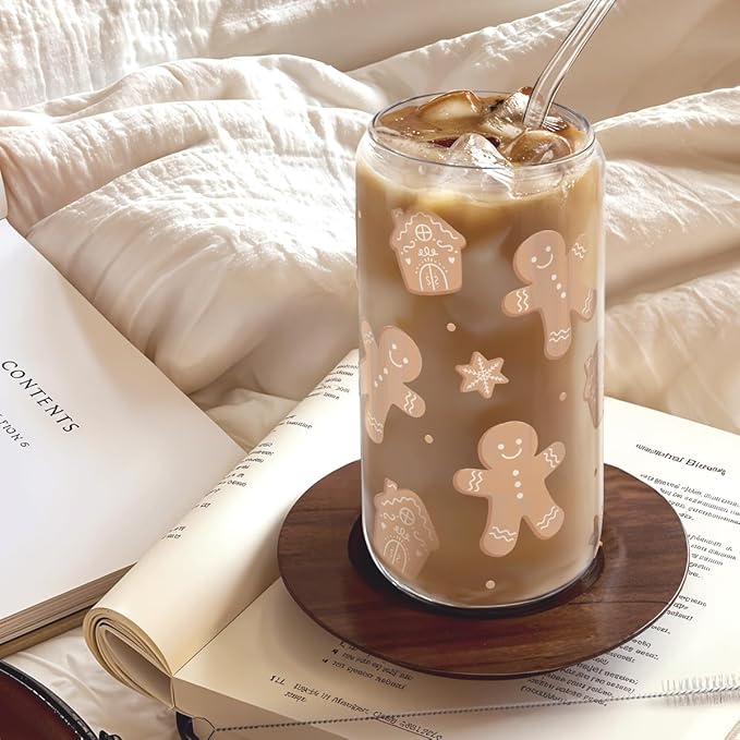 SANDJEST Gingerbread Christmas 16oz Can Glass Tumbler with Bamboo Lid & Straw - Iced Coffee Cup for Women Girls, Aesthetic Cups Gifts for Xmas