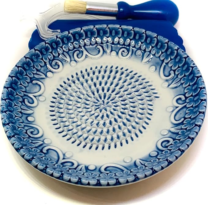 BonCera, All-in-one Premium Ceramic Garlic Grater Plate 4-Piece Set - Blue Embossed Design and Style - For Garlic, Ginger, Chocolate, and more! - Comes with 5.25" Plate, Peeler, Brush, and Stand