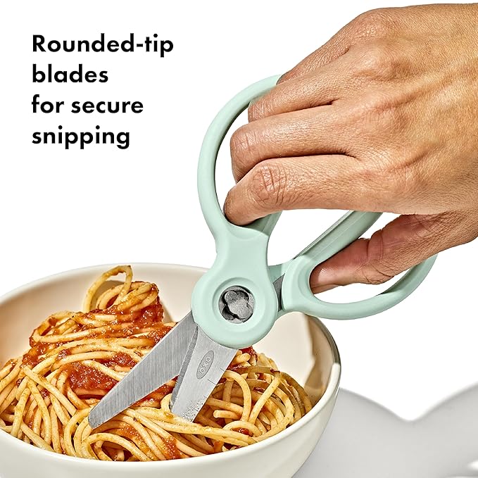 OXO Tot On-the-Go Food Scissors with Case, Baby Fruit and Vegetable Slicer