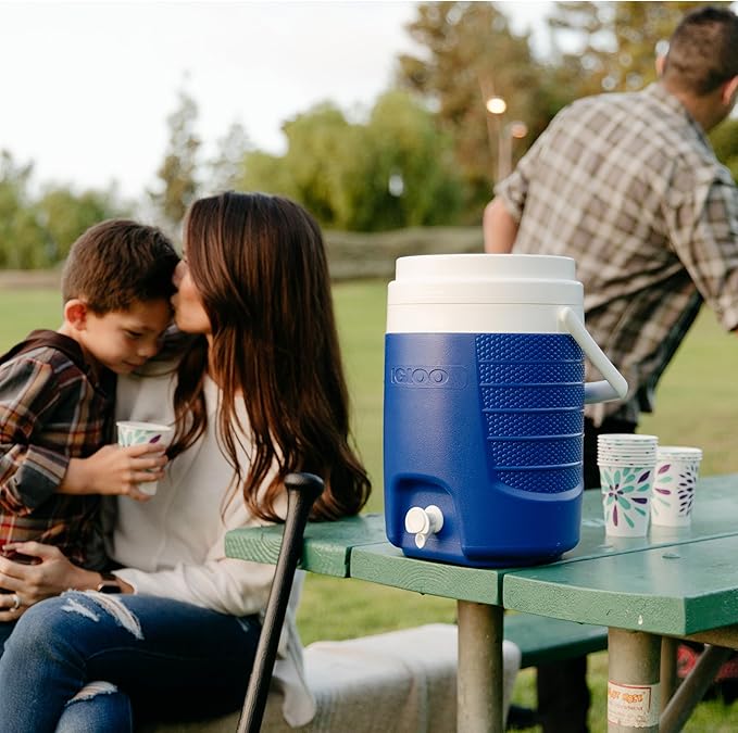 Igloo 2 Gallon Portable Sports Cooler Water Beverage Dispenser, Insulated Cooler Dispenser, Majestic Blue