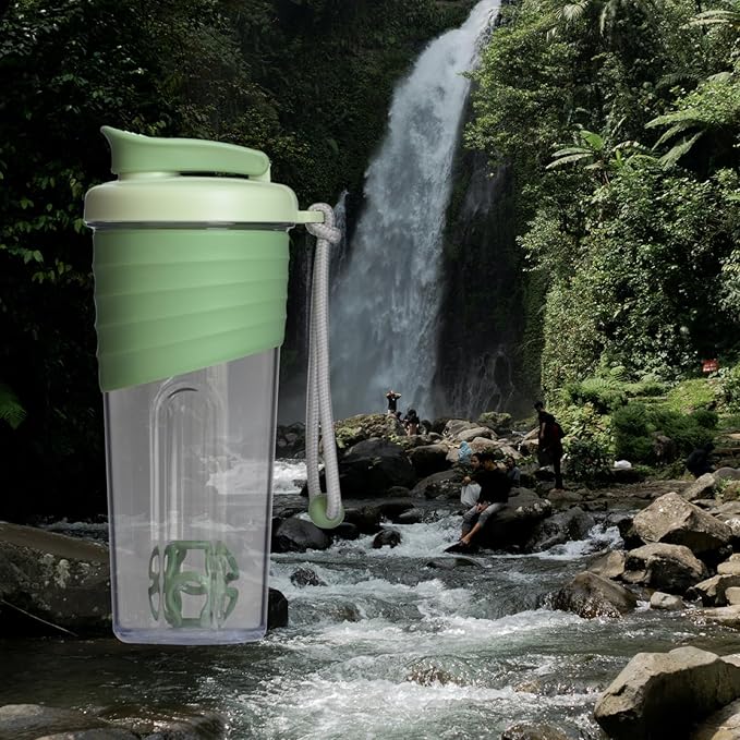 Shaker Bottle for Protein Mixes，24 oz，Protein Shaker Bottles with Whisk Ball, Mixer Bottle, Protein Bottle,Portable Pre Workout Whey Protein Drink Shaker Cup，Forest Green