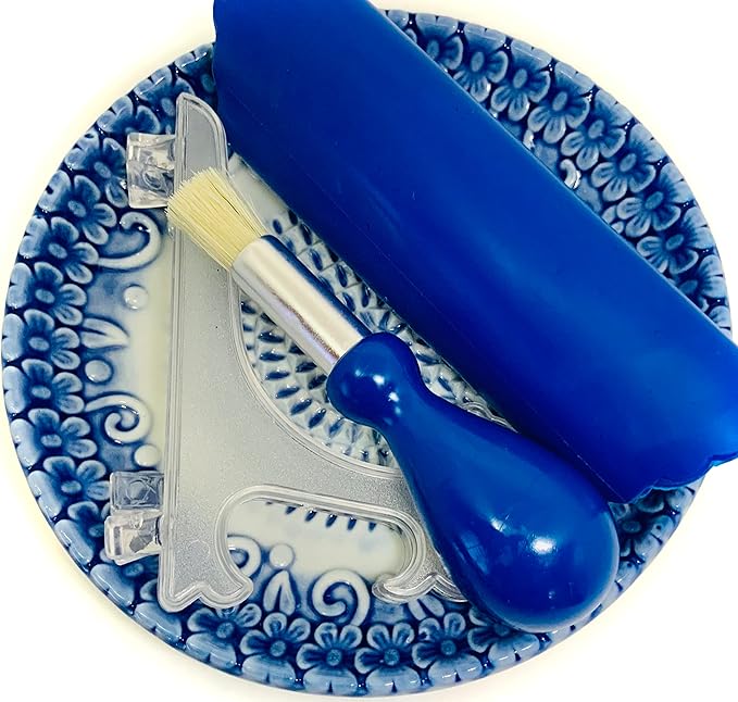 BonCera, All-in-one Premium Ceramic Garlic Grater Plate 4-Piece Set - Blue Embossed Design and Style - For Garlic, Ginger, Chocolate, and more! - Comes with 5.25" Plate, Peeler, Brush, and Stand