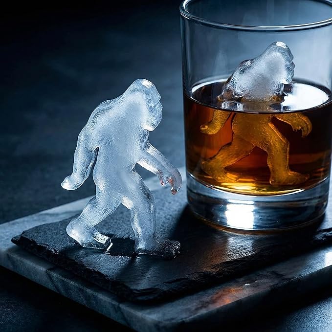 Bigfoot Ice Cube Mold,Big Foot Ice Cube Molds,6 Cavity Silicone Sasquatch Ice Cube & Popsicle Tray for Spooky Whiskey Halloween Party Drinks (Black)