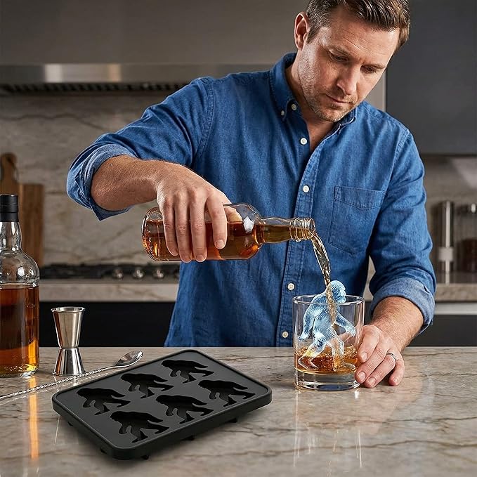 Bigfoot Ice Cube Mold,Big Foot Ice Cube Molds,6 Cavity Silicone Sasquatch Ice Cube & Popsicle Tray for Spooky Whiskey Halloween Party Drinks (Black)