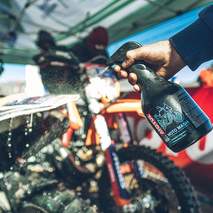 Motul 104881 MC Care E2 Moto Wash Powersports Degreaser and Cleaner Spray for Use on All Surfaces 1 Liter