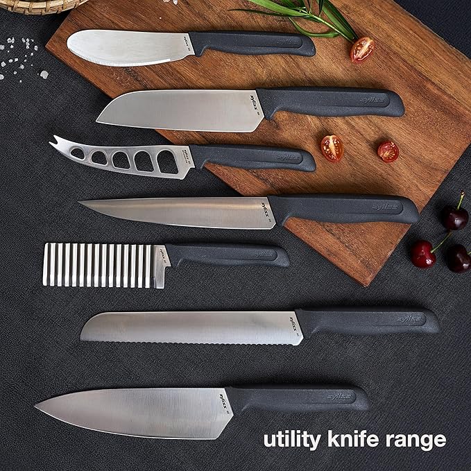 Zyliss Crinkle Cut Knife – Stainless Steel Wavy Blade for Crinkle Cut French Fries, Vegetables & Fruit – Fun Snack & Garnish Cutter with Wheat Straw Handle, Dishwasher Safe, 5-Year Guarantee 4.5"